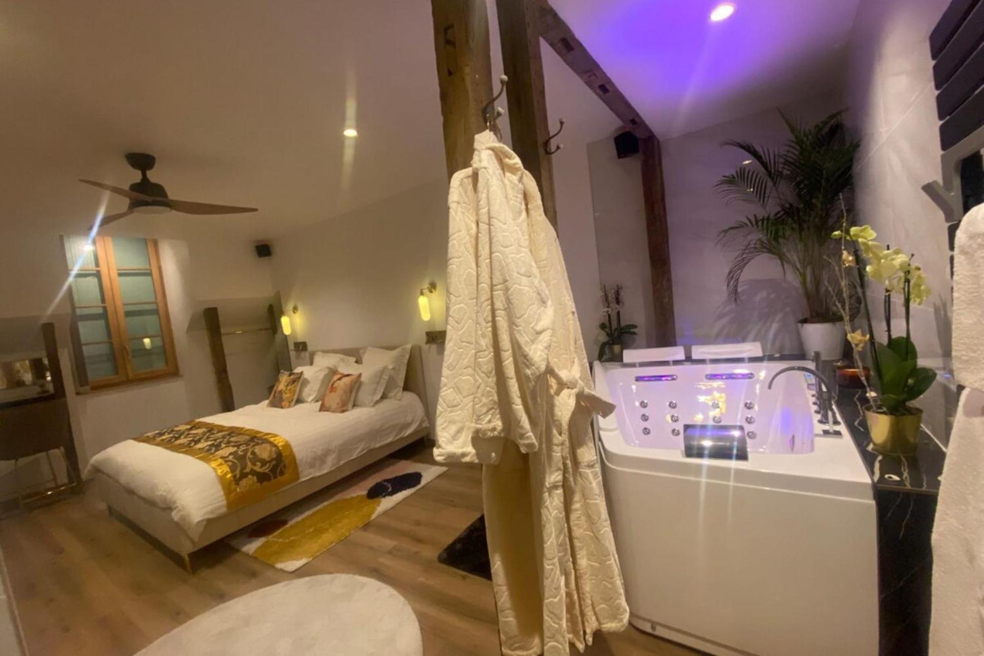 19a - The Seventh Heaven Cocoon Lover Apartment