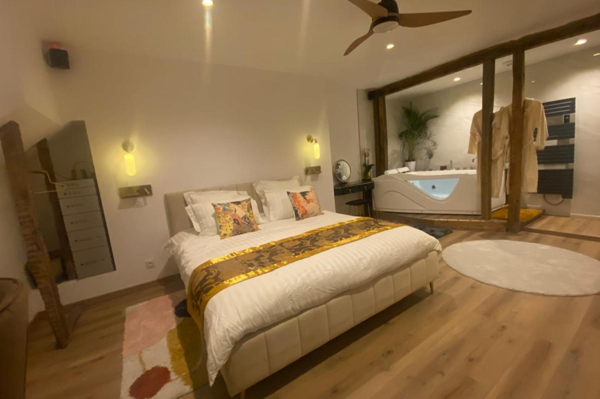 19a - The Seventh Heaven Cocoon Lover Apartment
